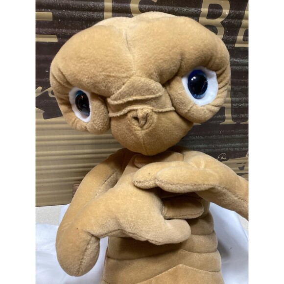 E.T. Extra Terrestrial Plush Stuffy Toy Collectible 14" Posable Universal Studio - Picture 2 of 13